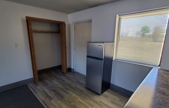 Studio, 1 bath, $600, Unit #4