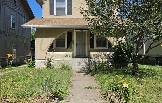 BEAUTIFUL 2-STORY HOME!!!
