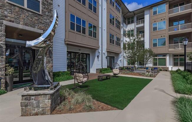 Berewick Pointe Courtyard With Green Space in Charlotte, NC Rental Homes