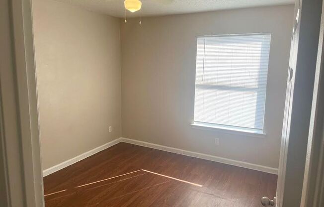 1 bed, 1 bath, 448 sqft, $1,100, Unit 239