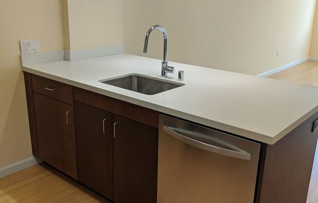 2 beds, 2 baths, 796 sqft, $3,995, Unit 212