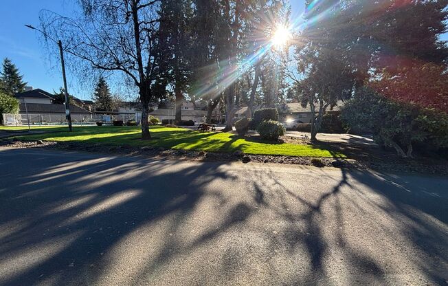 2 beds, 1 bath, 845 sqft, $1,625, Unit 28