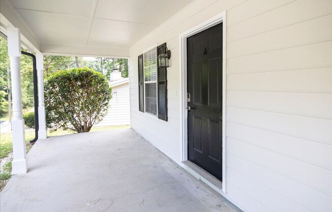 Newly Renovated 3bd/2ba Duplex Unit in Convenient Smyrna Location!