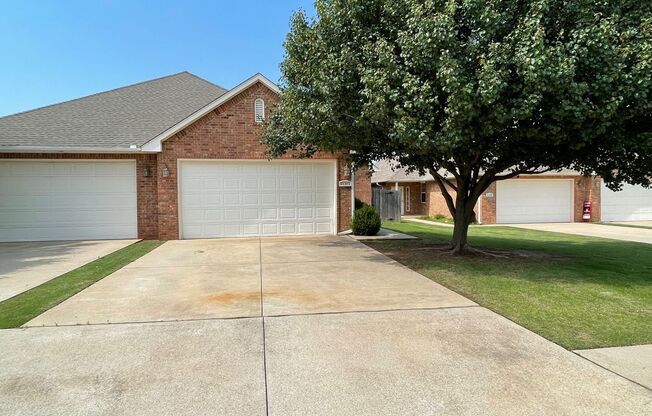 3 Bed, 2 Bath in Surrey Hills of Yukon
