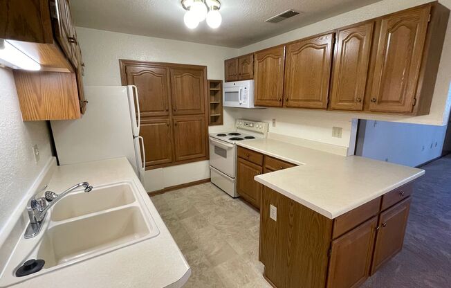2 beds, 2 baths, 1,400 sqft, $1,650, Unit 6855-103