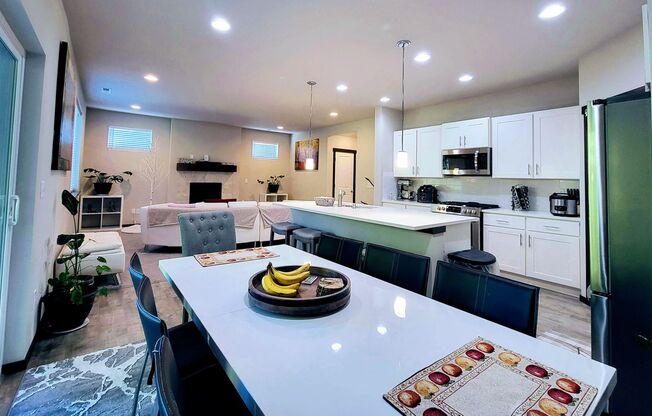 Available in May - 3bed home at The Reserve – Close to ferries, shopping and dining!