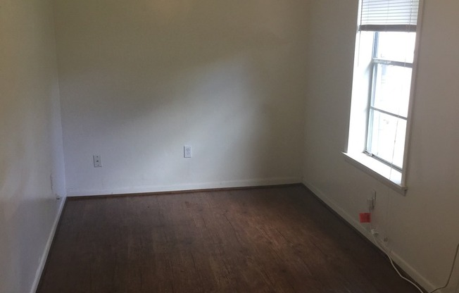 COZY 2-Bed GARAGE APARTMENT w/ FENCED YARD & FREE LAWN CARE