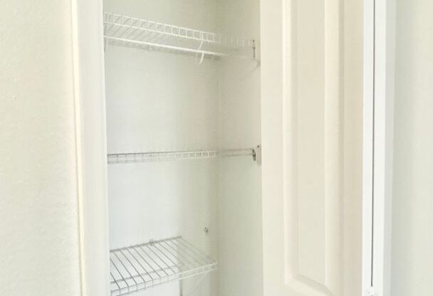 2 beds, 2 baths, 950 sqft, $1,675, Unit 302