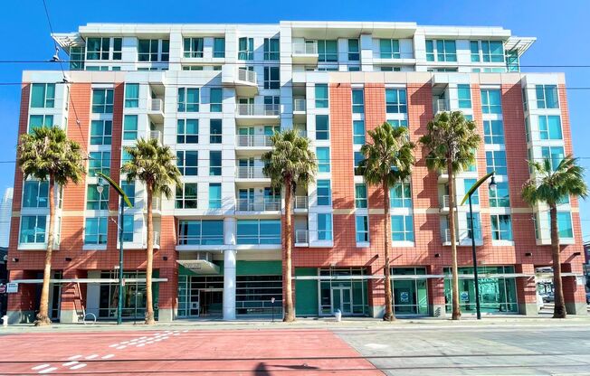 Full Service Luxury Living w/City Views, In Unit Laundry, PET OK – PROGRESSIVE