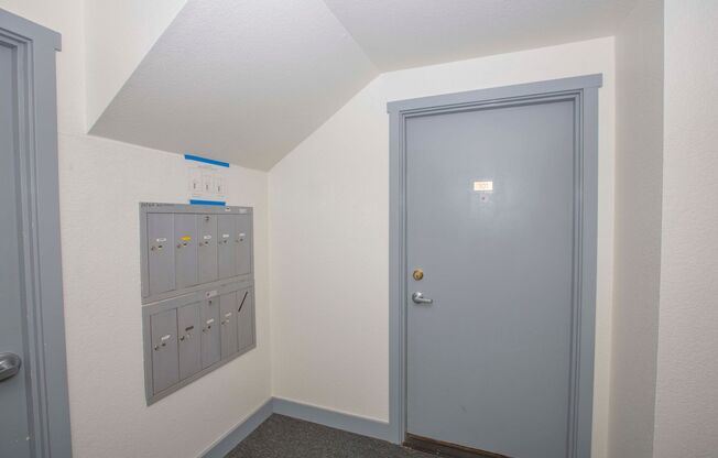 2 beds, 1.5 baths, 900 sqft, $1,695, Unit 950-201