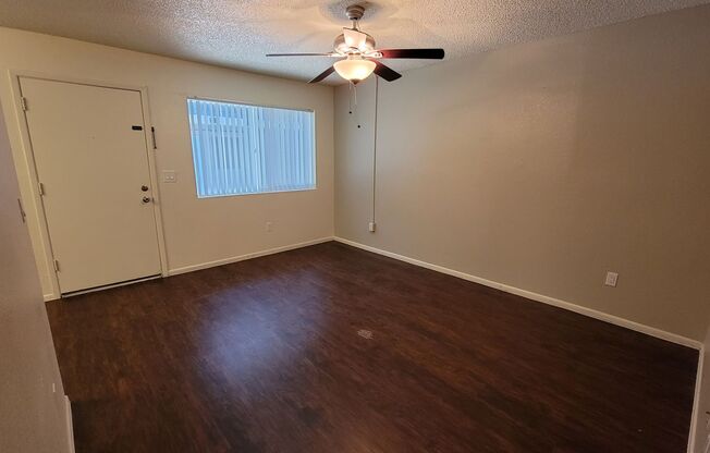 2 beds, 1 bath, 880 sqft, $1,350, Unit 115