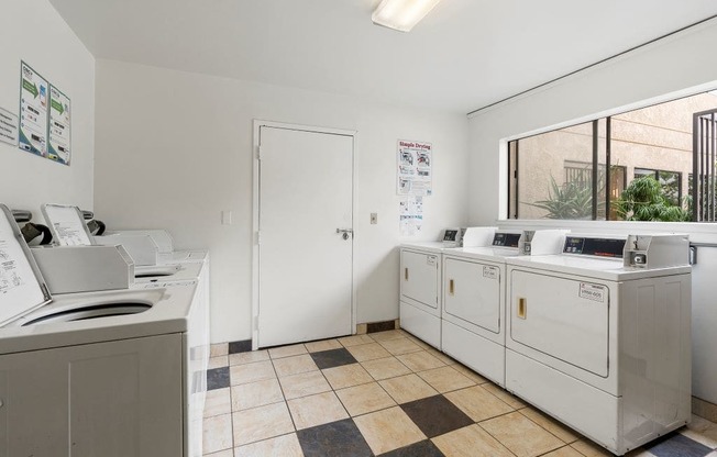 Laundry Room in North Hollywood Apartments