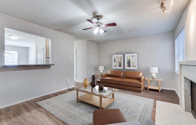RIVER CROSSING TOWNHOME - 2BD -2.5BA - GREENBELT VIEW - WASHER/DRYER - RESERVED PARKING