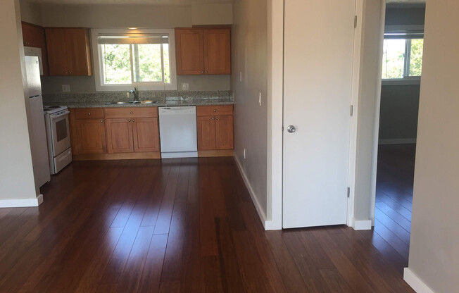 2 beds, 1 bath, $1,895, Unit 518