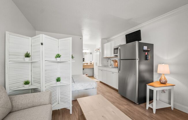 **Modern Studio Apartments In Beaufort Town Center **