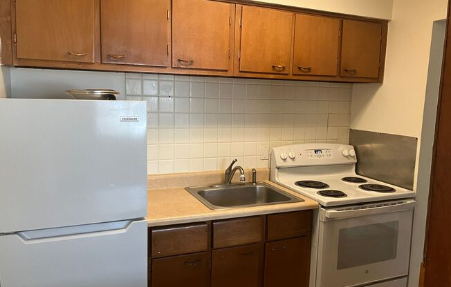 1 bed, 1 bath, 650 sqft, $999, Unit 1220-049