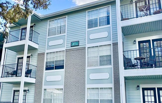 1 bed, 1 bath, 650 sqft, $1,270, Unit 2550 N. Alafaya Trail 6207