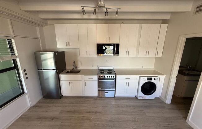 Studio, 1 bath, 337 sqft, $1,250, Unit 218A