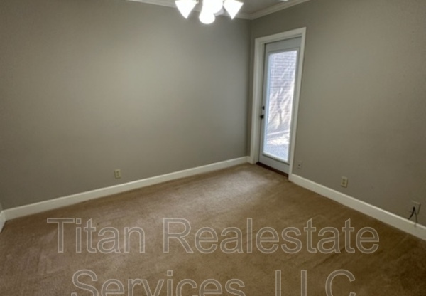 1301 St. John Street Apt 104