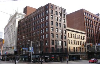 Fully Furnished Public Square Apartment!!!