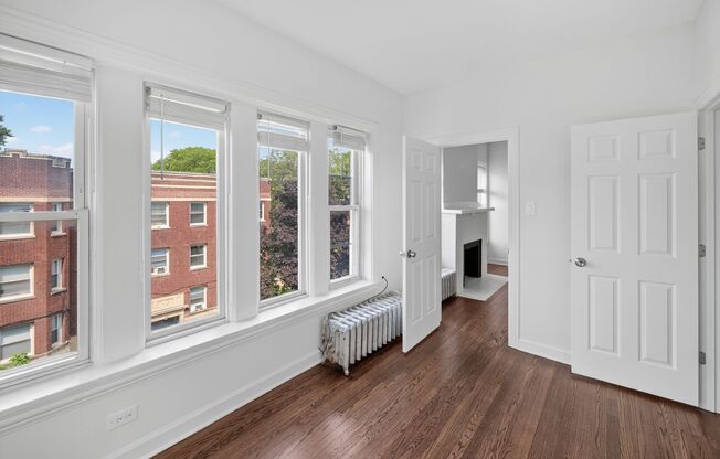 3 beds, 2 baths, 1,250 sqft, $2,600, Unit 6585-3