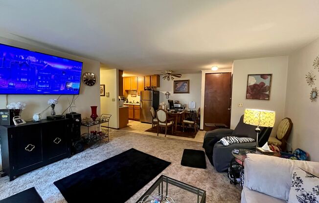 1 bed, 1 bath, $950, Unit 18