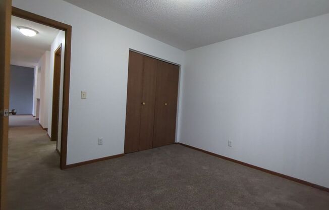 2 beds, 1 bath, 900 sqft, $975, Unit 240-107