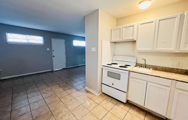 Studio, 1 bath, 556 sqft, $650