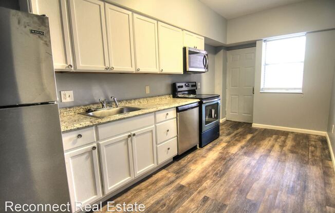 5529 Pershing