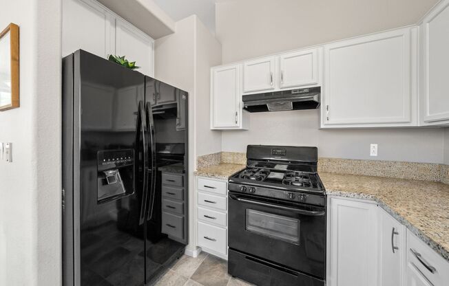Fully Furnished Single Story Near Silverado Ranch