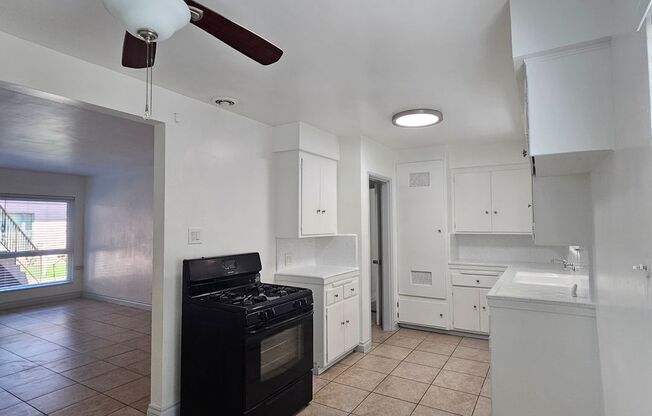 Beautiful Spacious 1 Bed/1 Bath Apartment Parking Available $1750 $1K OFF the 1st Month!