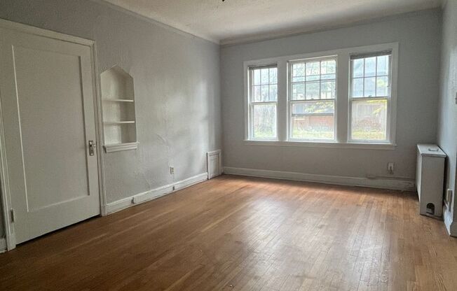 Studio, 1 bath, 404 sqft, $800, Unit E103