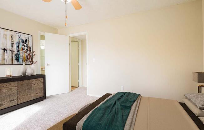 bedroom with overhead light/fan