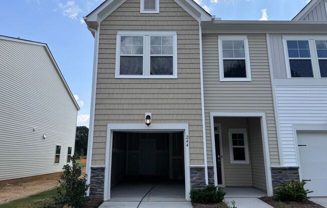 3 Bedroom End unit Townhome in Smithfield