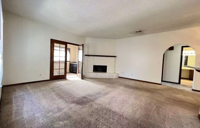 Bright & Spacious Rental in Great Area – No Pets