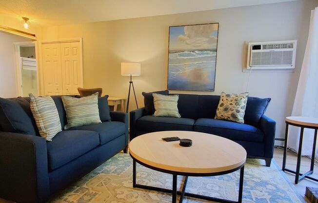 For Rent: Beautiful 2 Bedroom, 2 Bathroom Condo at Hilltop Condos