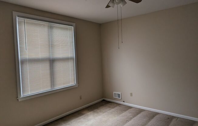 3 beds, 1 bath, $1,395, Unit Apt. #2