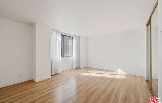 2 beds, 2 baths, 1,017 sqft, $3,600, Unit 701