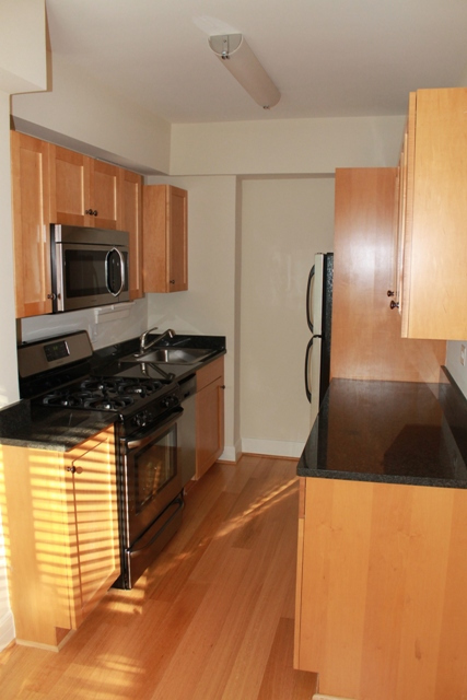 1 bed, 1 bath, 701 sqft, $2,695, Unit 318