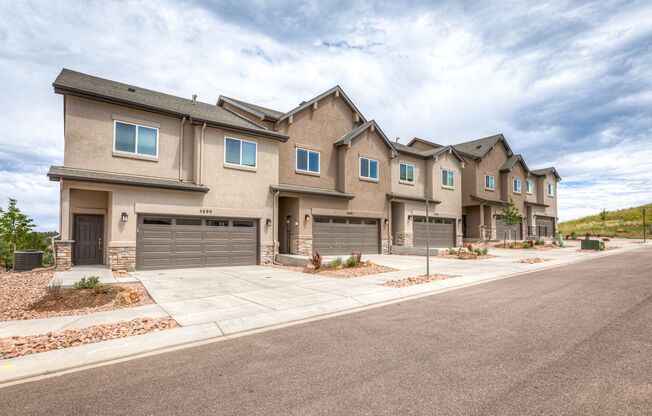 Fully Furnished 3 Bedroom 2.5 Bath Luxury Townhome by Garden of the Gods