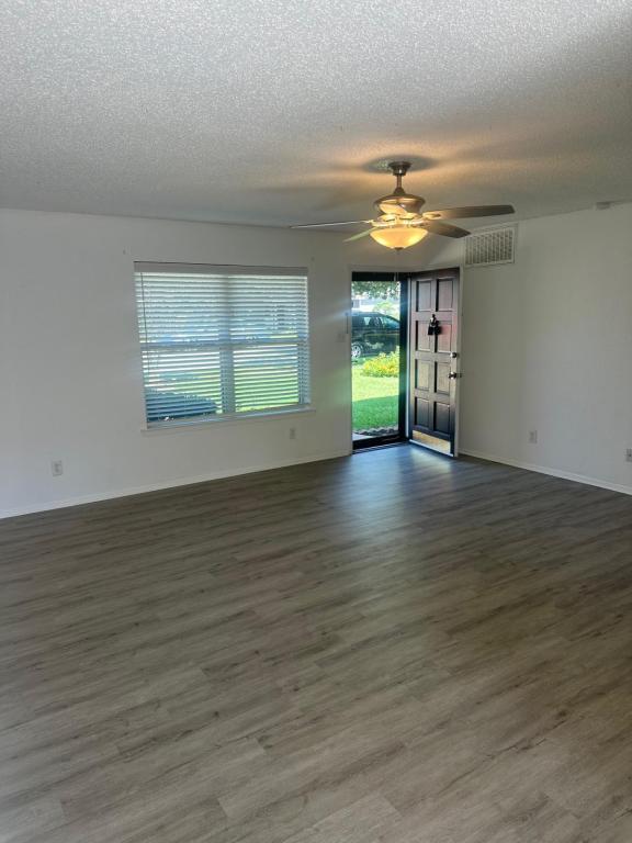 636 TIMBERLINE DR