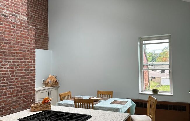 1321 Liverpool St