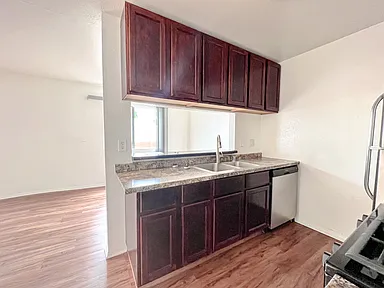 14746 Delano St Apt 1