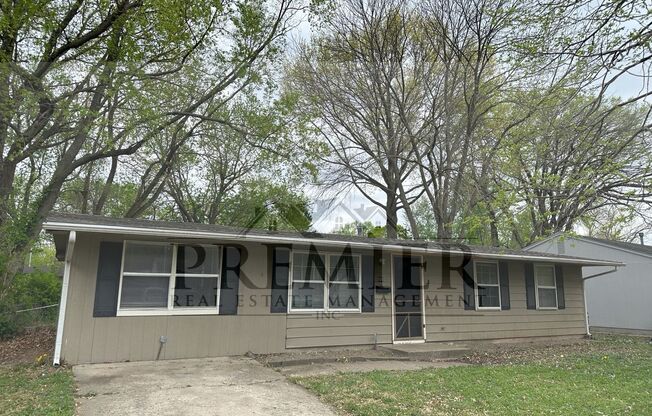 505 N Geronimo Drive Independence MO -4 bed / 1  bath home for rent - READY TO CALL HOME- $1350 rent