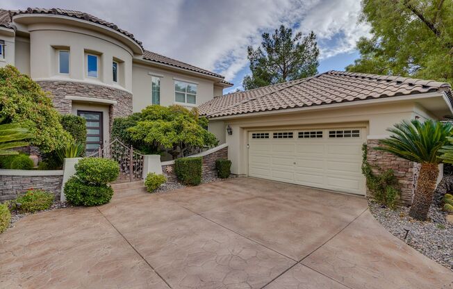 BEAUTIFUL LUXURY 5BEDROOM HOME IN GATED SUMMERLIN COMMUNITY