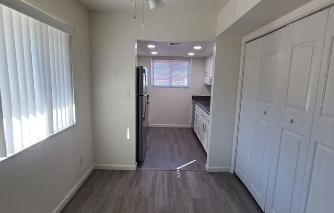 2 beds, 1 bath, $1,450, Unit 11350-23