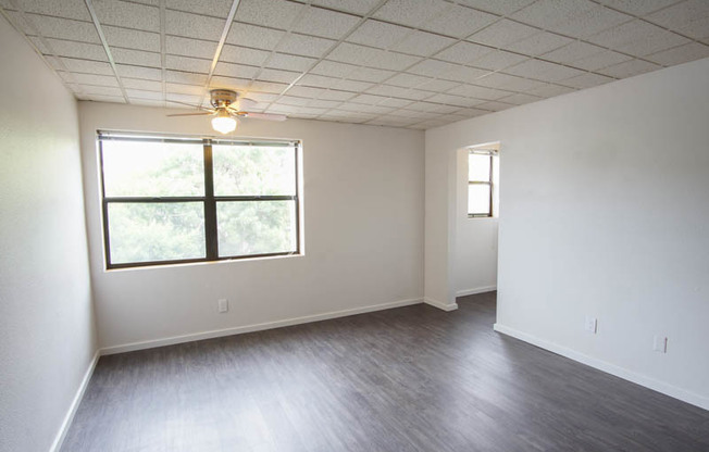 Cozy 2nd Floor Studio between NW 23rd & Pearl!