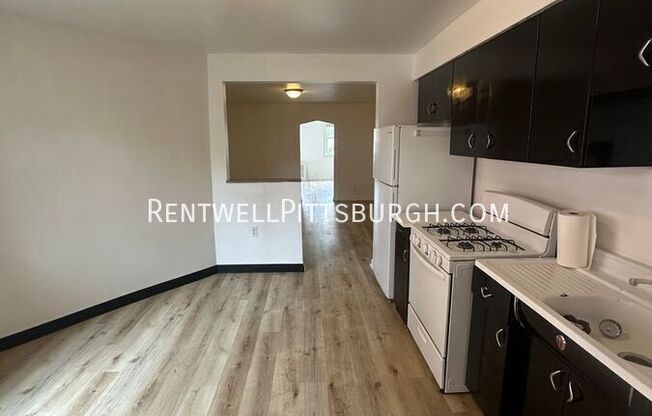 2108 SARAH ST