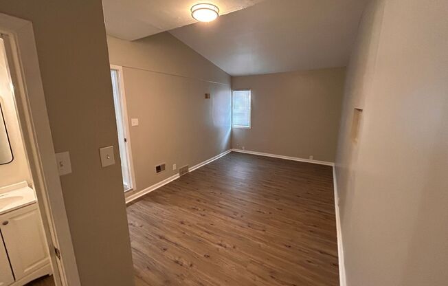 Easy and Breezy on Lakeview **1/2 Off 1st Month's Rent**