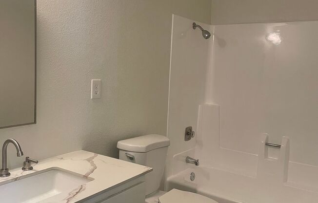 1 bed, 1 bath, 625 sqft, $2,025, Unit 13